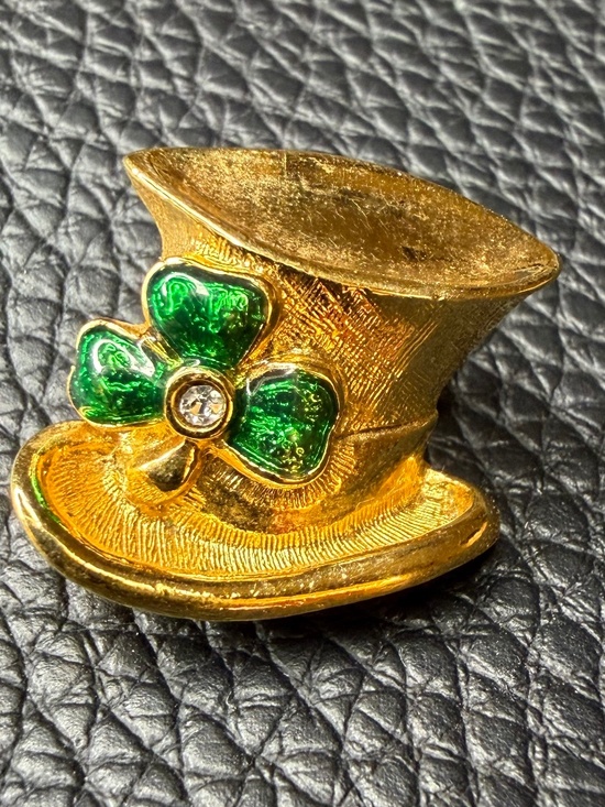 Avon Jewelry - Vintage Avon Gold Tone Leprechaun Hat Pin w/Green Enameled Shamrock & Crystal 1"
